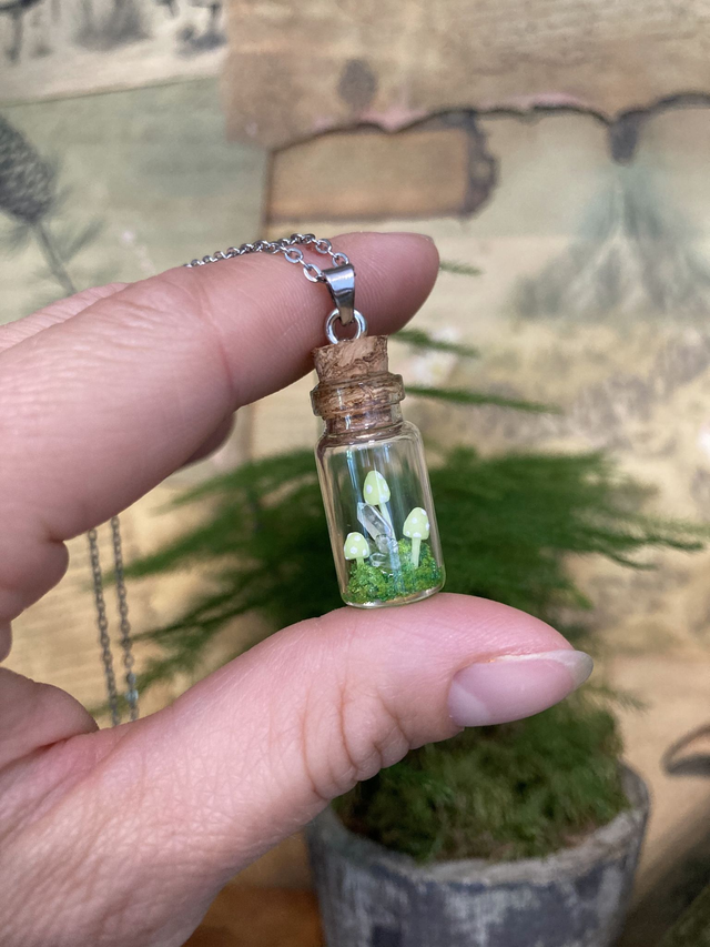 Pendentif phosphorescent cristal de roche