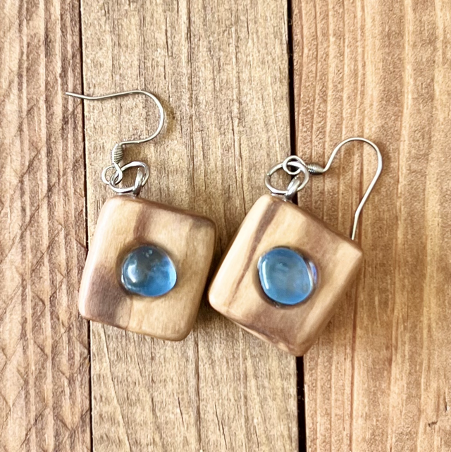 Boucle d’oreille carré et verre marin 