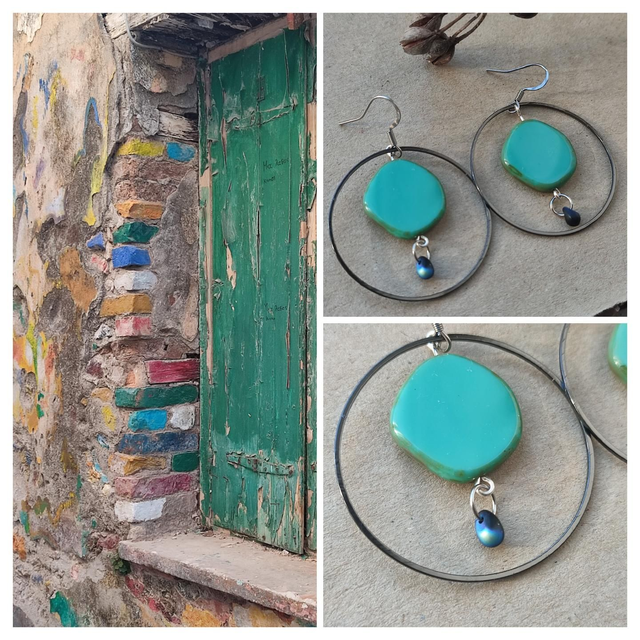 Cercles noirs et perles et gouttes en verre turquoise et noir, acier inoxydable argenté pièce unique sans nickel 