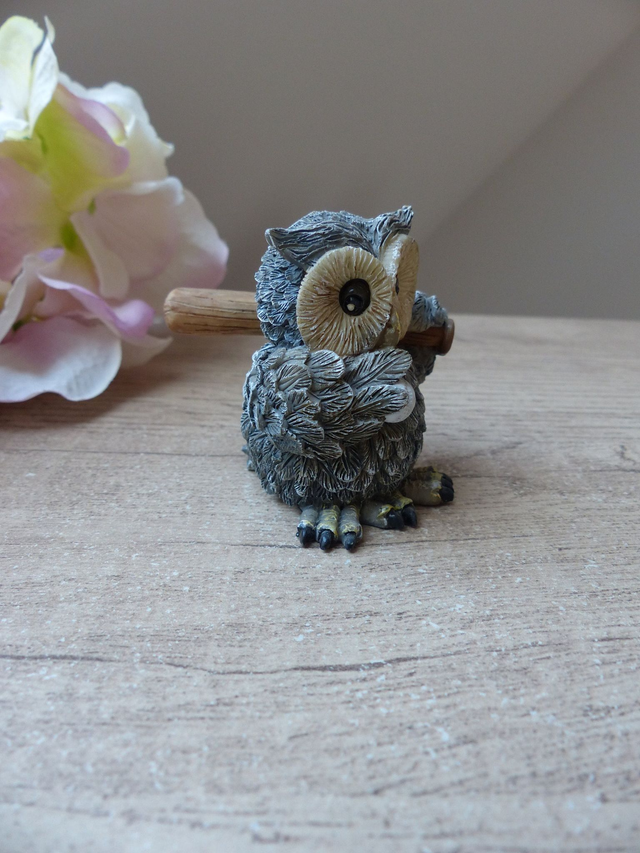 Figurine Hibou Américain Sportif avec Batte de Baseball, Sculpture Hibou en Résine Collection Cadeau Sportif, Figurine Hibou Métier et Sport