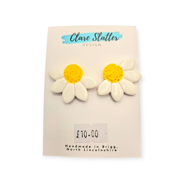 Daisy statement studs