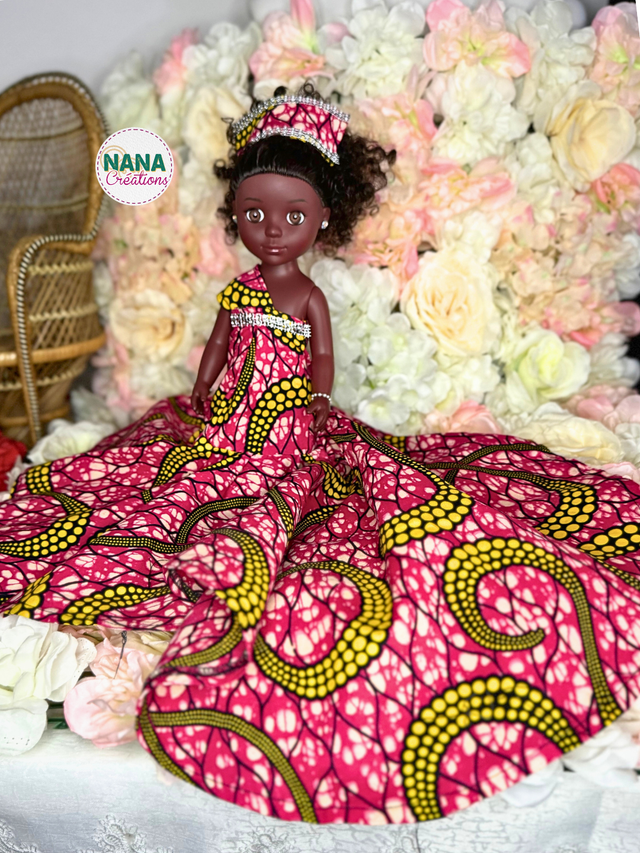 Poupée - Robe en wax rose et jaune Fait Main| Robe longue princesse unique | Cheveux bouclés