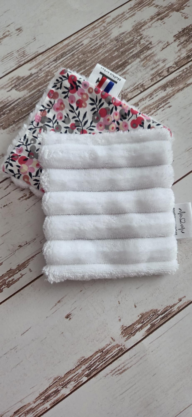 Lingettes démaquillantes magiques