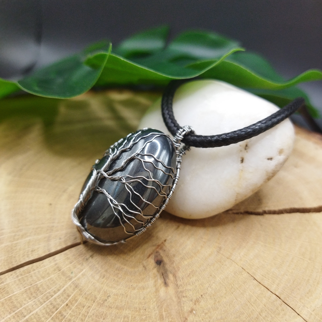 Pendentif Arbre de vie Hématite