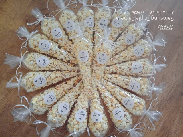 Wedding popcorn cone favours choose colour