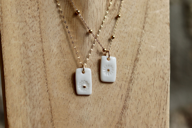 Collier en porcelaine - motif fleur 