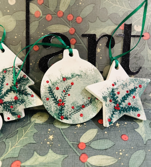 SET OF 5 BAUBLES PAINT & GLITTER