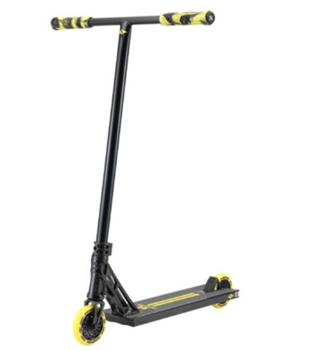 Sacrifice Chapter 2 Street Black/Gold Complete Scooter