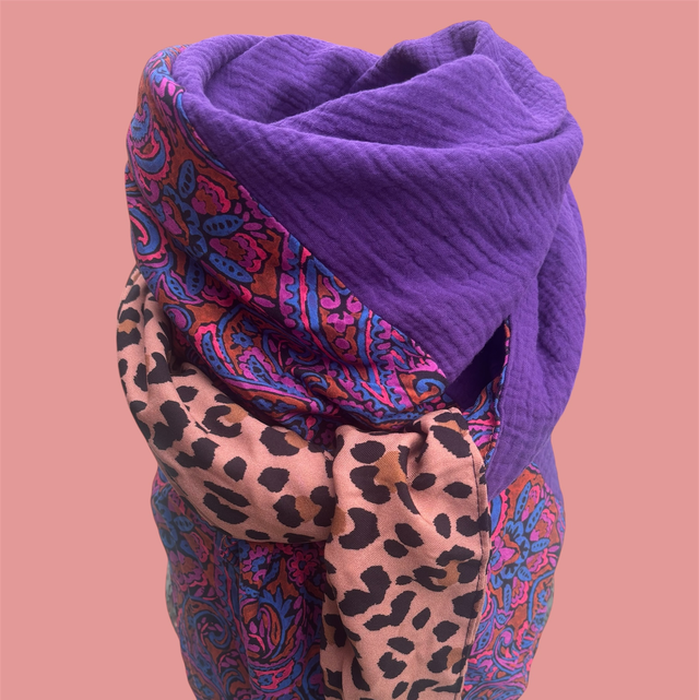 ÉCHARPE VIOLET CACHEMIRE &amp; LÉOPARD – ÉCHARPES COULEURS AUDACIEUSES 