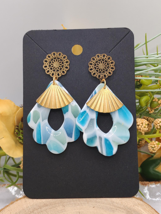 Éventail effet vitrail bleu