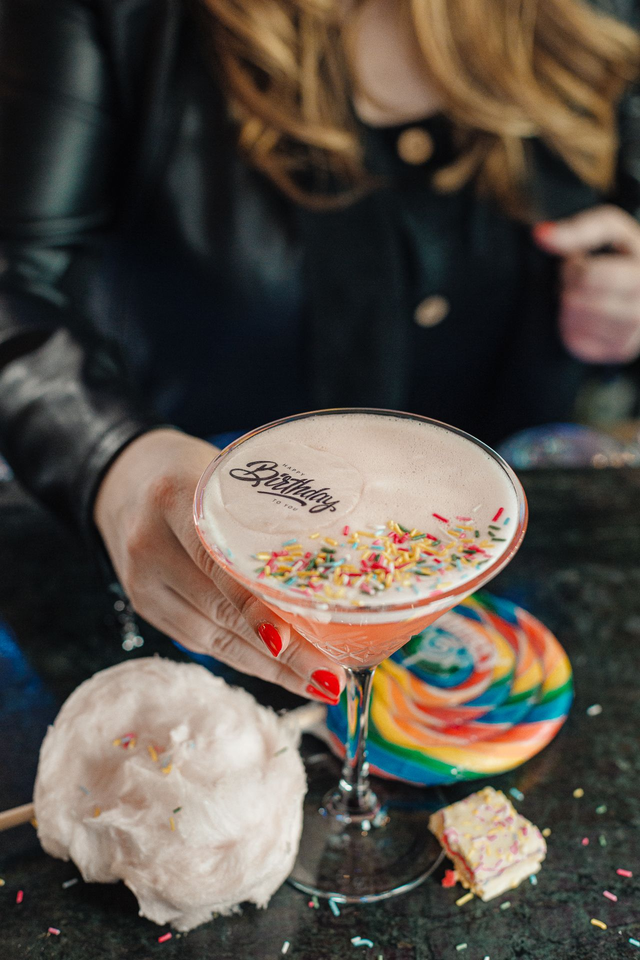 Bar &amp; Venue Selection Box (100 toppers)