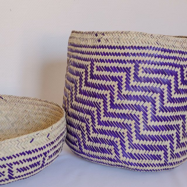 Panier en palme motifs violets - Fait main - taille L