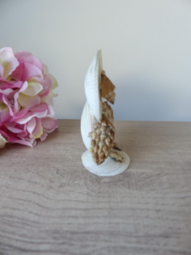 Statuette chouette hibou en coquillages - Sculpture vintage artisanat français, Décoration bord de mer, Souvenir famille vacances à la plage
