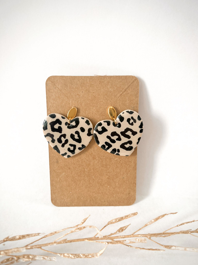 Boucles d'oreilles coeur / beige et noir