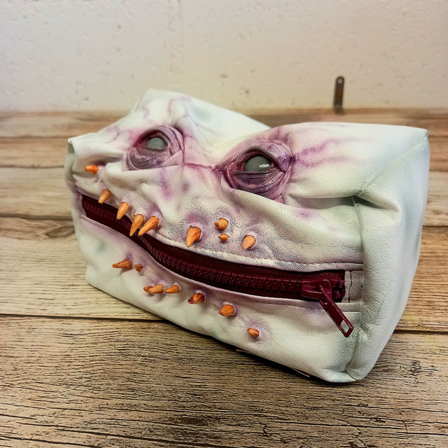 Trousse - monstre blanc 