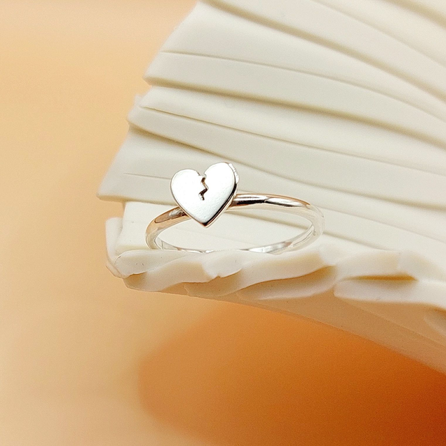 Sterling silver breaking heart ring (size