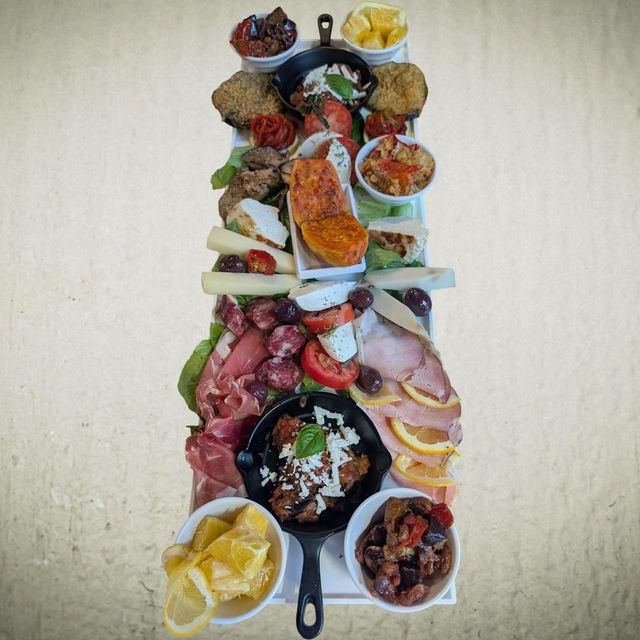 Esperienza Enogastronomica per due persone a Floridia