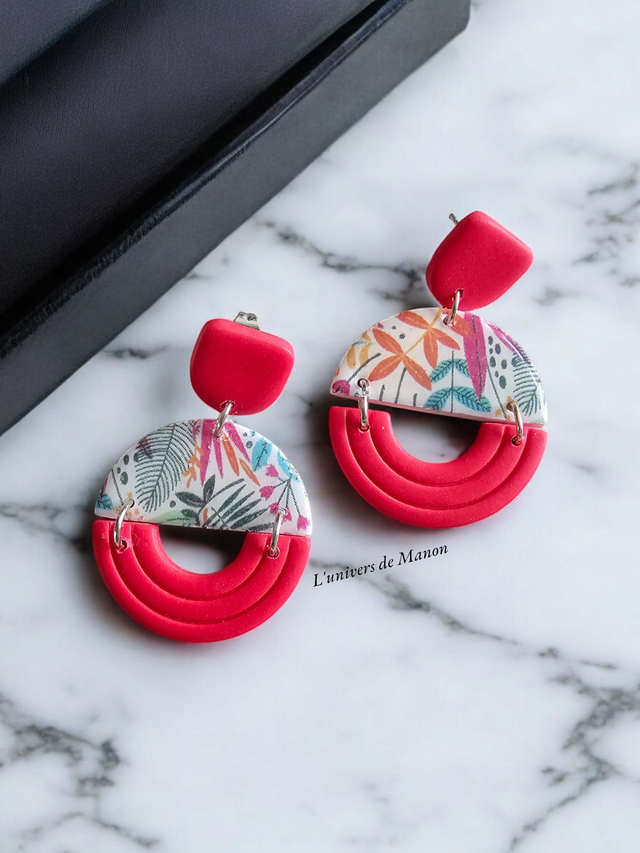 Boucle d&#039;oreille fleurie