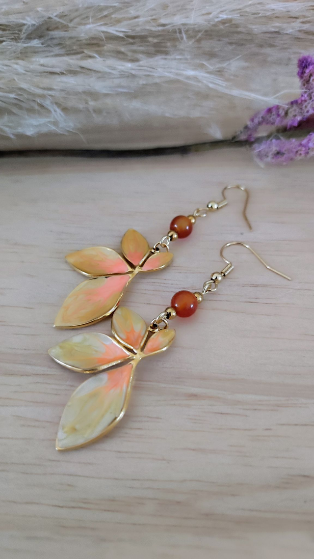 Boucles d'oreilles "Fleur" émail et Cornaline 