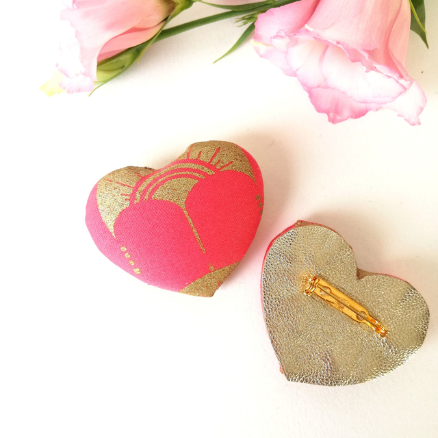 Broche sérigraphiée