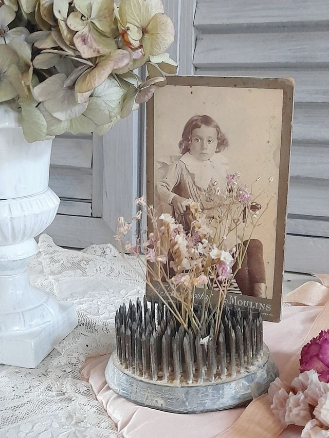 pique-fleurs rond ancien