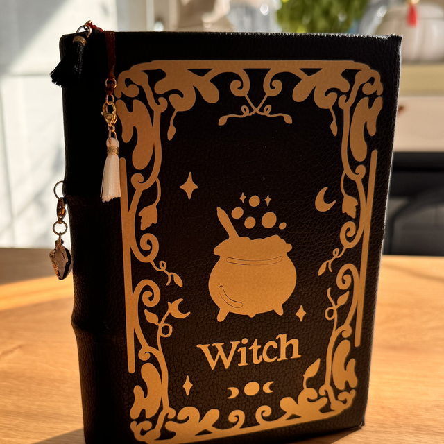 Grimoire Witch A6 ( en pré-commande)