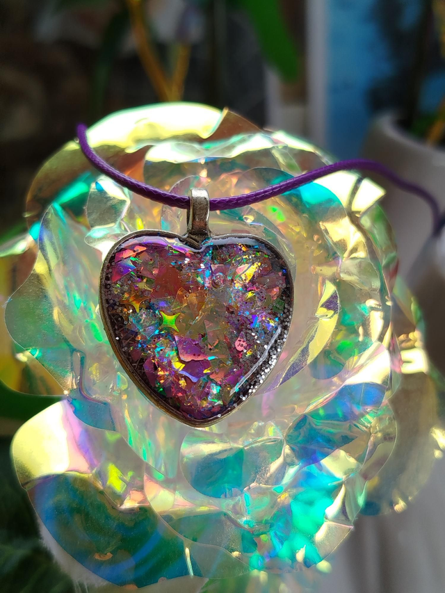 Coeur violet étincelant 