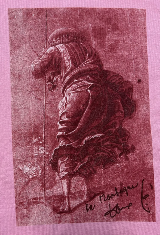 T-shirt disegno Dario Fo Mantegna rosa