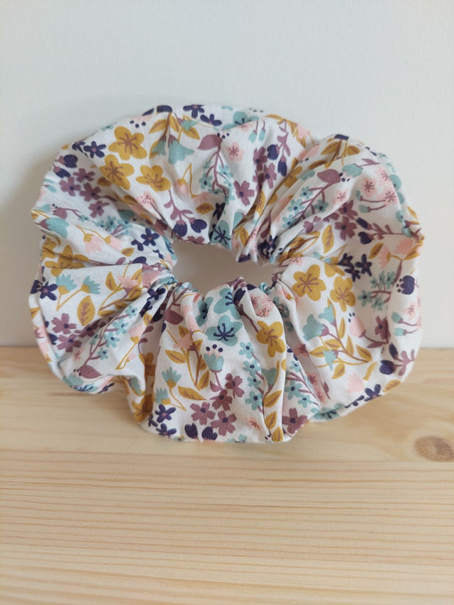 Chouchou fleur violette