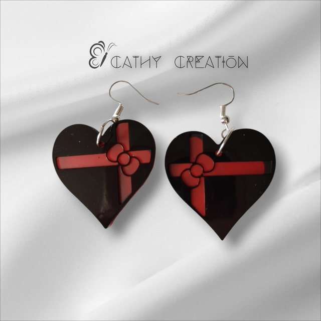 Boucles d'oreilles rouges et noires