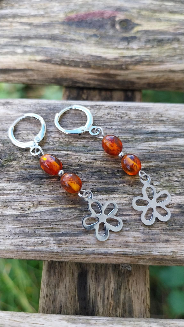 Boucles fleur, acier inoxydable et ambre 