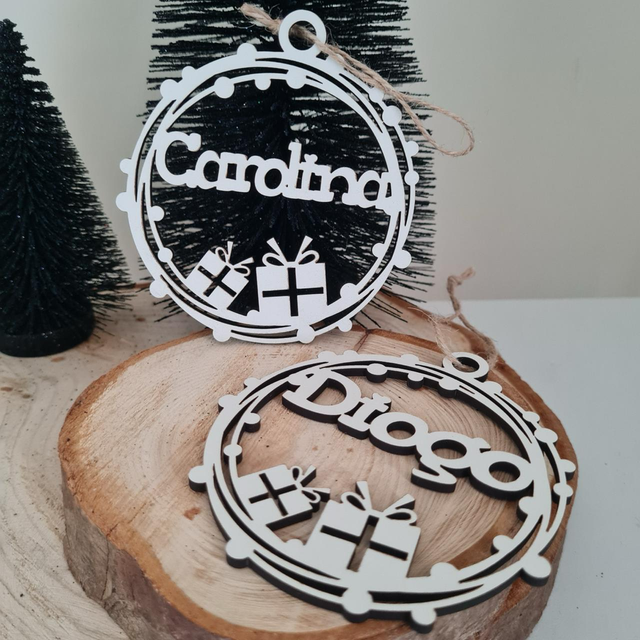 4 Ornamento de Natal personalizado - Bola presentes
