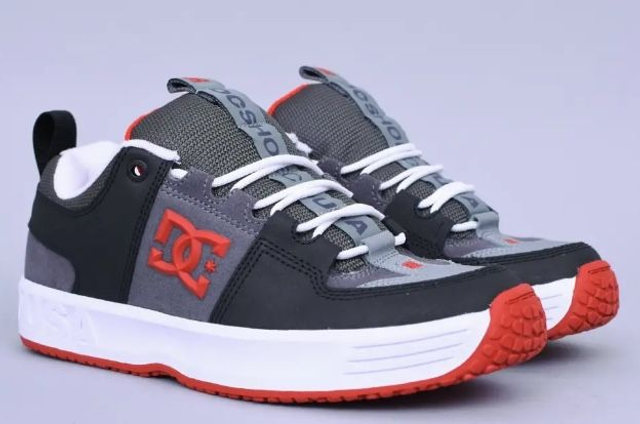 DC Lynx OG Shoes Grey / Red  - size 9US *.*last item*.*