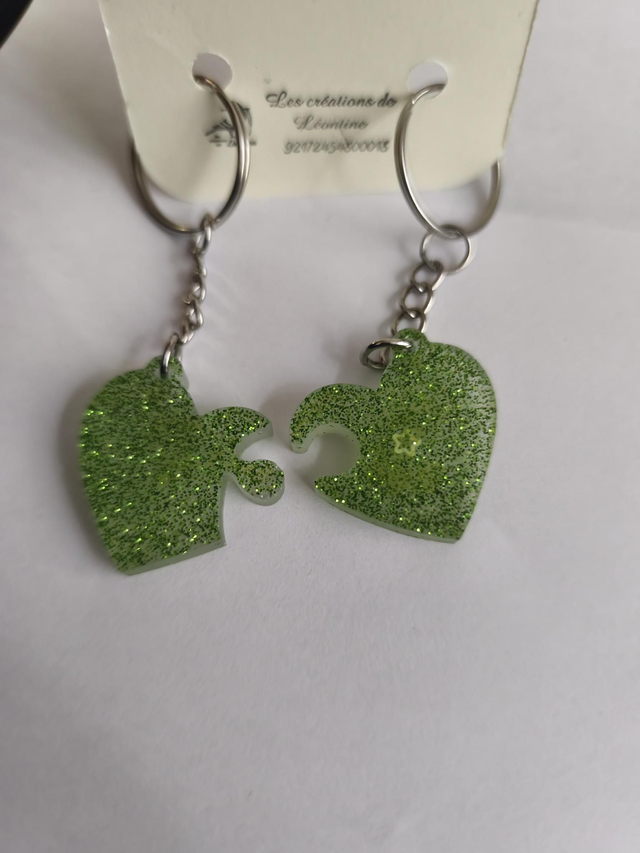 Porte-clé duo petit coeurs vert pailleté 