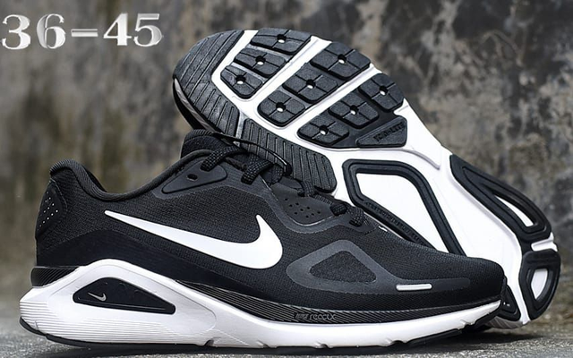 Nike Structure 26 (Vendu sans la boîte )