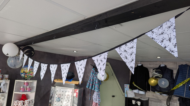 Halloween Skeleton Bunting 2.5m - Black &amp; White