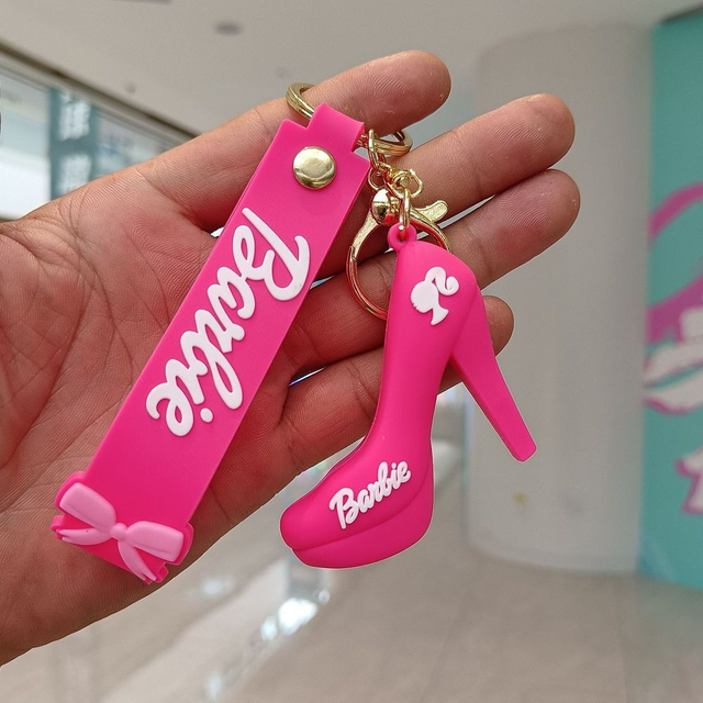0097 - Barbie - Naaldhak donker