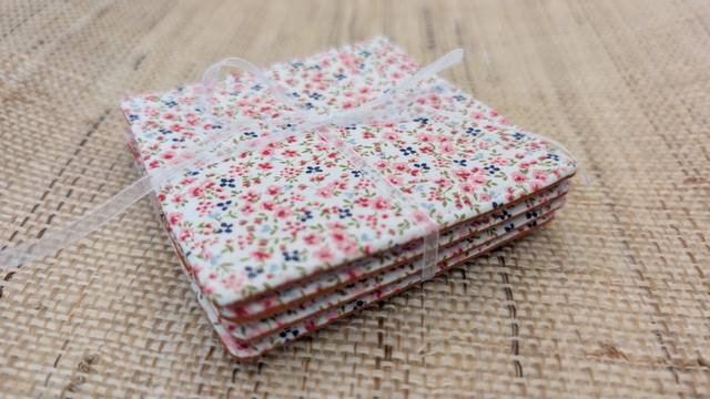 Sous-verres / sous-mugs réversibles en tissu - Liberty/orange - Format carré - Le lot de 4