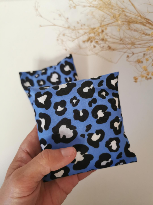 Bouillotte sèche de poche "léopard bleu" 