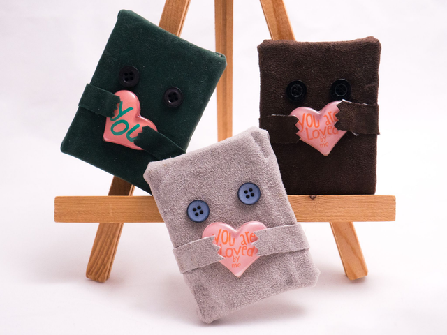 HUGGABLE przyjazne obrazki przytulaski na prezent