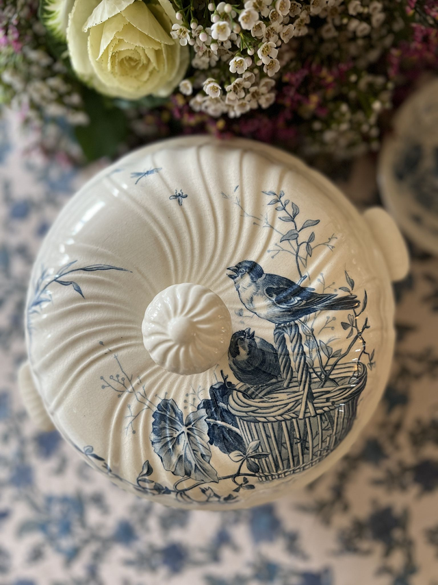 OISEAUX - Petite soupière (ou légumier) aux oiseaux de la manufacture de Gien - Terre de Fer