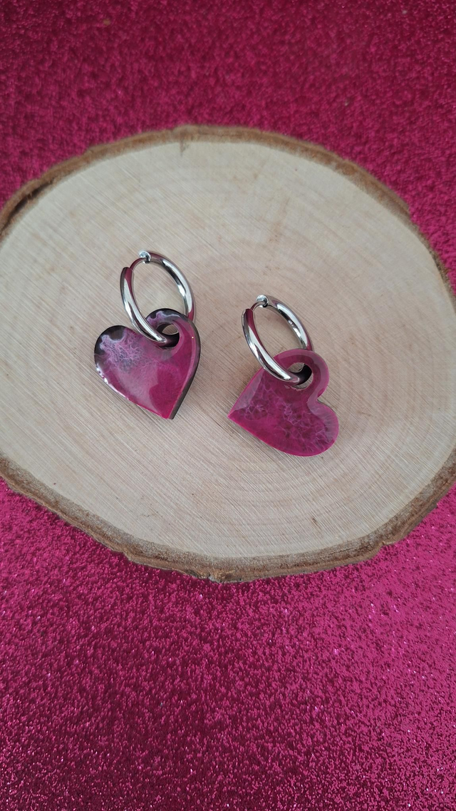 Boucles d&#039;oreilles créoles argentées cœurs noirs/roses 