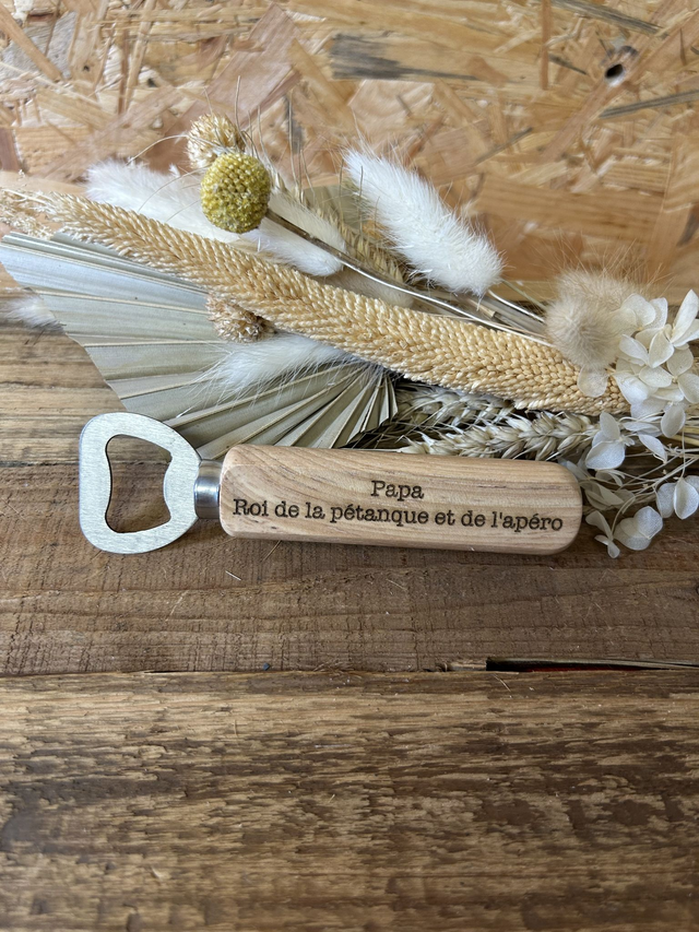 Décapsuleur en bambou &quot;Papa roi de la pétanque et de l&#039;apéro&quot;