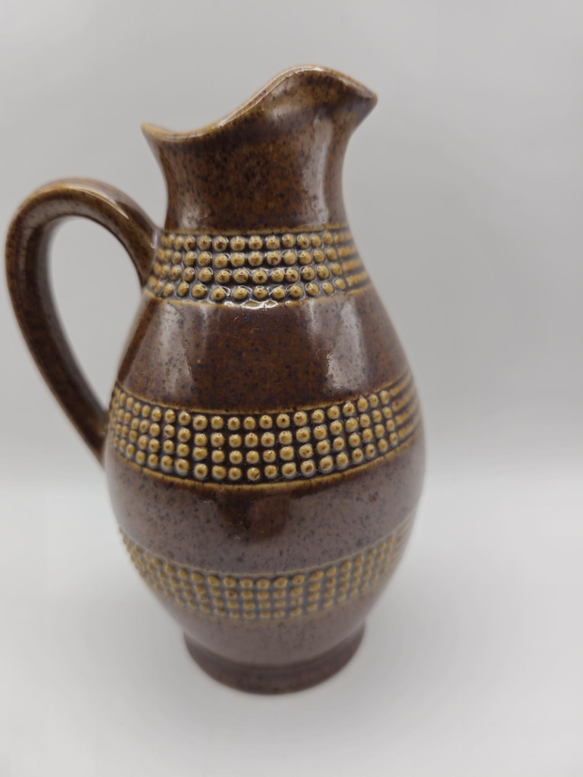 Pichet en grès ancien