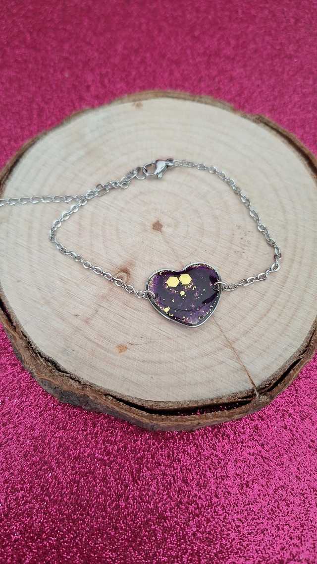 Bracelet argenté cœur violet et paillettes dorées 