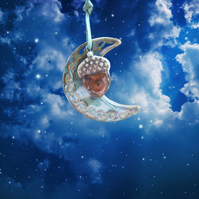 Hanging Moon Adornment - December (Oak)