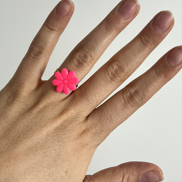 Bague fleurs rose fluo