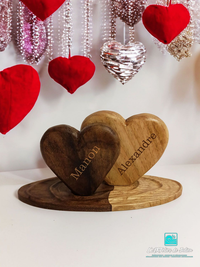 Duo de cœurs en bois de noyer et châtaignier, édition ST valentin - Personnalisation offerte