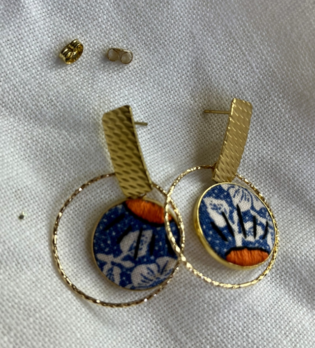 Boucles d’oreilles *Aurore* fleuri bleu/orange