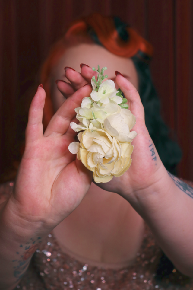 Broche fleurs • chic beige